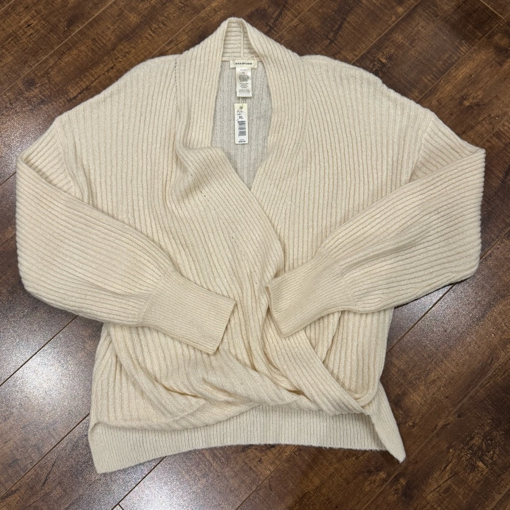 MAX STUDIO Cozy Cream Women's crossover Sweater. BNWT size XL